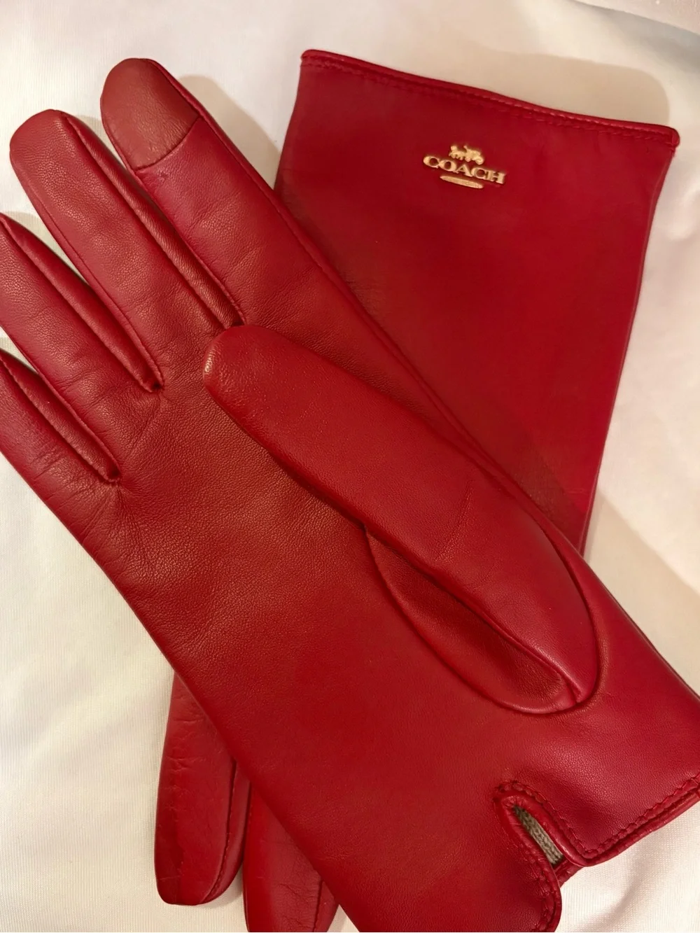 Coach classic red